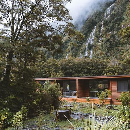 Milford Sound Lodge Exteriör bild