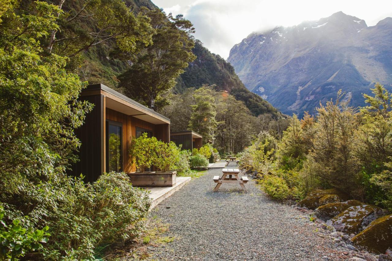 Milford Sound Lodge Exteriör bild