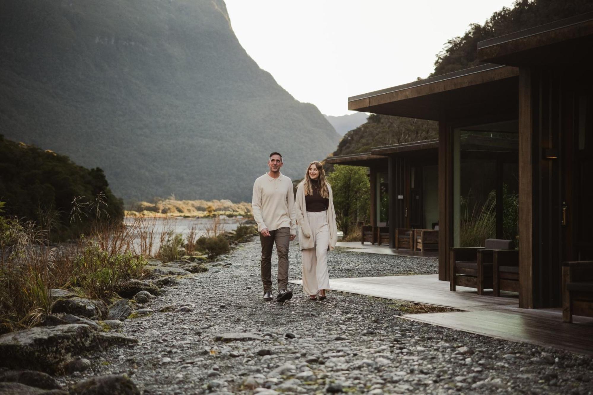 Milford Sound Lodge Exteriör bild